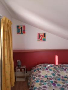 Complexes hoteliers Vacargeles casa Les Muriers et Les Chenes verts calme clim wifi animations piscine mini golf : photos des chambres