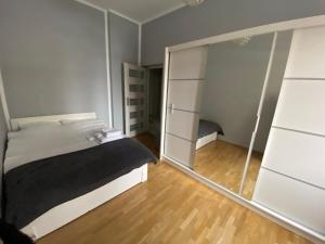 Apartament F21 Deluxe w Bielawie - Widok na Góry Sowie