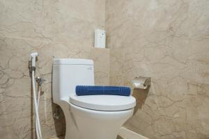 Luxury Design 1BR LAvenue Apartment near Pancoran By Travelio