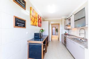 Sachas sweet home, lovely 2 bedroom apartment, walking distance to town, beach and marina