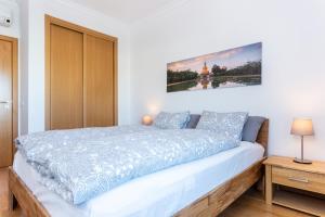 Sachas sweet home, lovely 2 bedroom apartment, walking distance to town, beach and marina