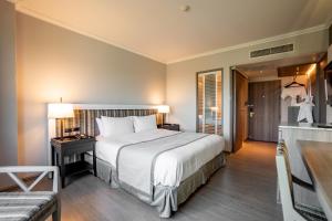 The Grand Riverside Hotel