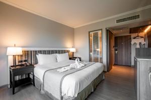 The Grand Riverside Hotel