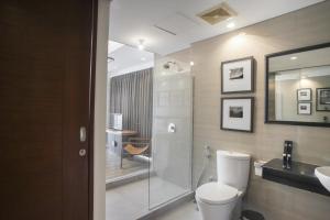 Premium 2BR Apartment near Marvell City Mall at The Linden By Travelio