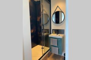 Appartements Le petit loft - Studio - WIFI - Coeur de ville - Parking : photos des chambres