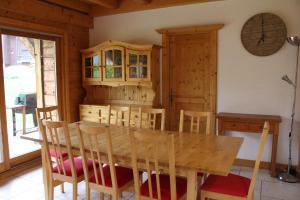 Les Carroz Alpine Chalet - central
