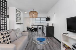 Cascades Apartments by Propr