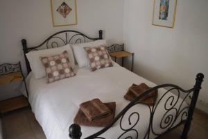 Maisons de vacances Luxury 2 bed cottage with jacuzzi near Limoux : photos des chambres