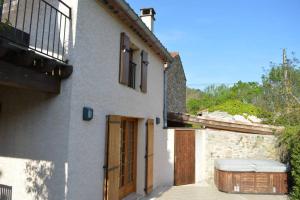 Maisons de vacances Luxury 2 bed cottage with jacuzzi near Limoux : photos des chambres