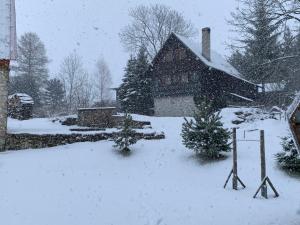 Chalupa Nad Lipou - Čičmany, turistika, sauna, krb