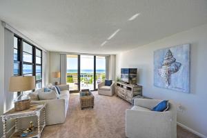 Resort Condo with Balcony and Stunning Ocean Views!