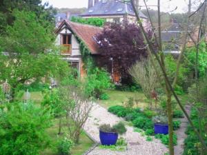 Maisons d'hotes Au Fond du Jardin Maison d'hotes : photos des chambres