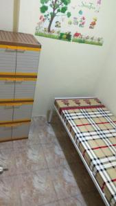 Eiffel Residence Cideng - Female Only