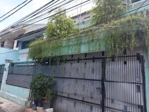 Eiffel Residence Petojo - Female Only