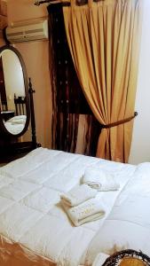 ''EPAVLIS boutique GALAXIDI'' Parnassos Greece