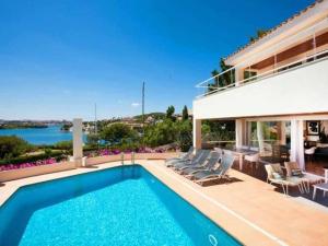 Villa with Sea View room in VILLA LANTANA Lujo y estilo con vistas únicas al puerto de Mahón