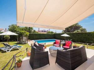 VILLA JARAMA - Elegante chalet cerca de la playa