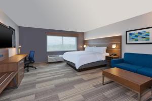 Standard King Room with Sofa Bed room in Holiday Inn Express- Eau Claire West I-94 an IHG Hotel