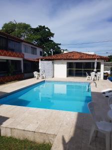 Casa 44(Amplos), Cond. fechado com piscina-150m2