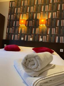 Hotels Logis Hostellerie De L'Abbaye : photos des chambres