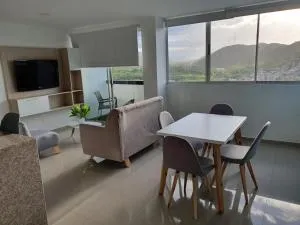 Excelente Apartamento Completo, en la mejor zona - La Donjuana