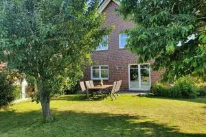 Nähe Hamburg Lübeck Ostsee - BBQ - Garten - Parkplatz - Hamfelde in Holstein