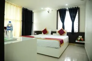 Miles Inn Hotel - Hirisāve