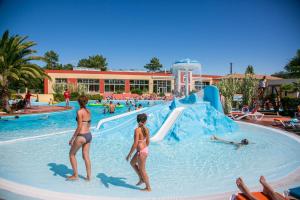 Campings Mobile Homes by KelAir at Camping Sylvamar : photos des chambres