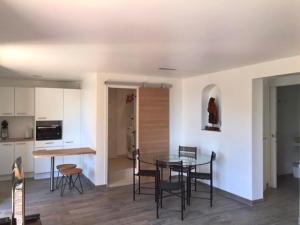 Appartements Appartement confortable a Hyeres avec piscine privee : photos des chambres