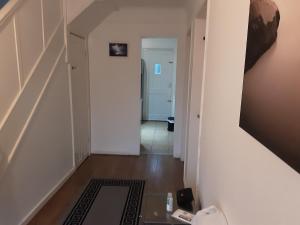 House - Sleeps 3 - Parking - Garden - Pet Friendly