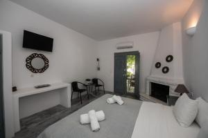 Ostria Studios & Apartments Paros Greece