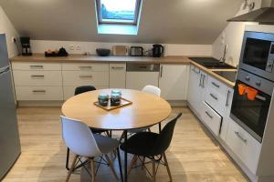 LE COTEAU - centre ville, jardin & parking!