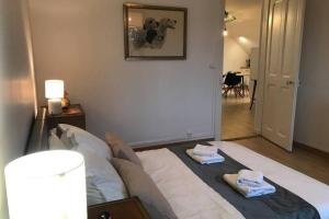 LE COTEAU - centre ville, jardin & parking!