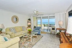 LaPlaya 204D Beach-lovers paradise 200 feet of private beach along the turquoise Gulf of Mexico - Longboat Key