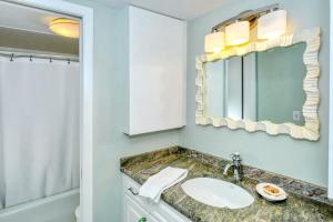 LaPlaya 205D Spectacular sunsets and sunbathing from your private Gulf front lanai or sundeck