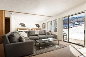 Lichenhearth 24 - سنوماس فيليج