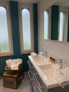 Hotels Hotel Les Embruns : photos des chambres