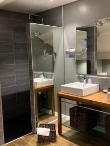 Suite room in Hotel Les Embruns