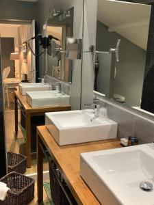 Hotels Hotel Les Embruns : photos des chambres
