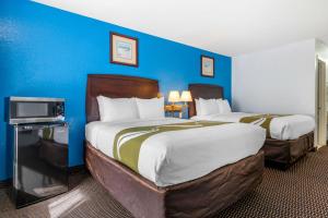 Queen Room with 2 Queen Beds room in Quality Inn Sarasota North Near Lido Key Beach