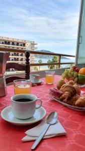 RNET - RHC 3410 Roses Holiday Center