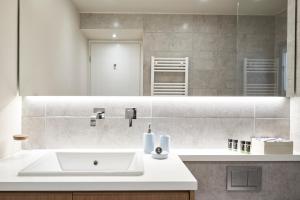 Charitos IΧ, Chic n modern 2BD Apt