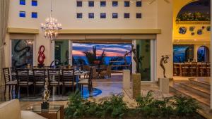 Fully Staffed, Beach frontage Luxury Villa