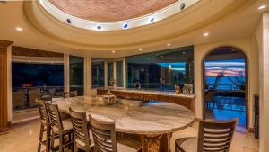 Fully Staffed, Beach frontage Luxury Villa