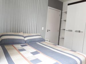 Venha se hospedar num lugar que tenha seu estilo. Apto 2 quartos.