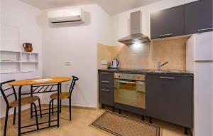 1 Bedroom Nice Apartment In Lucija 