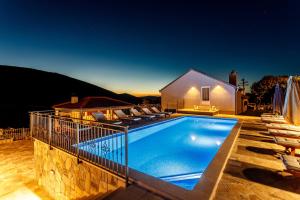 Villa Marija with heated pool