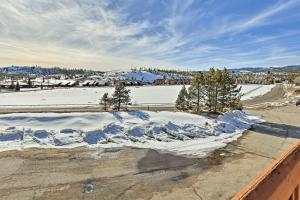 Near Lake Granby Grand Lake Townhome with Views
