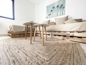 Beachfront Oura - 100m Beach, Seaview, Garage, 300m Strip