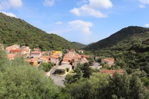 neues Haus mit beheiztem Pool img28